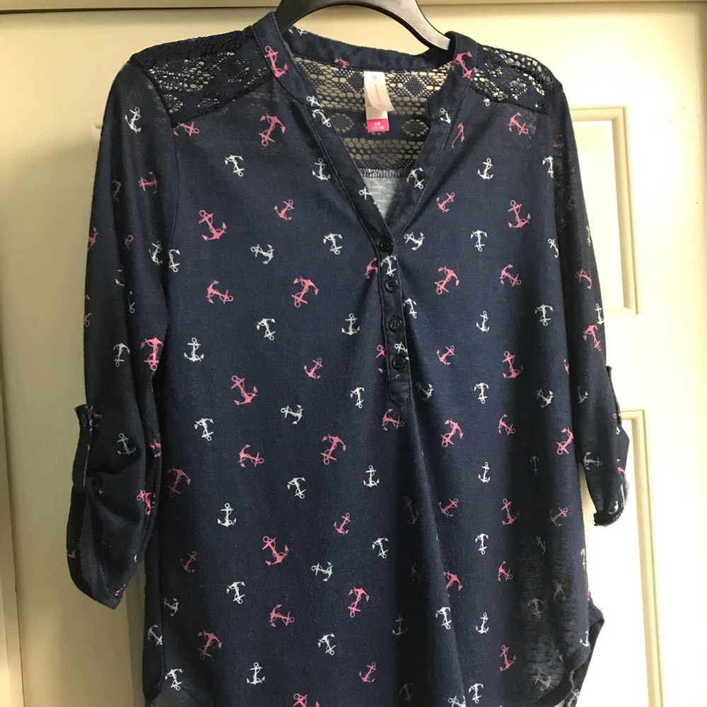 Navy blue top with pink and white anchors